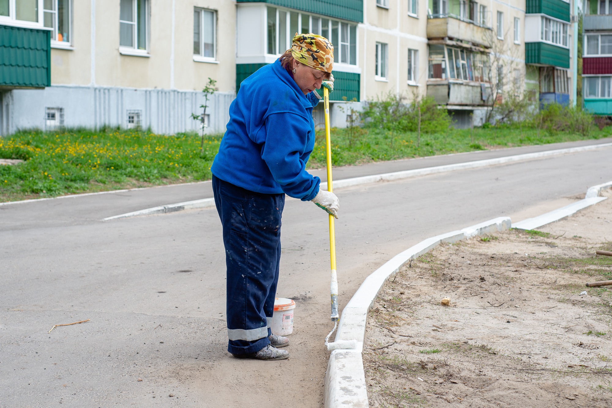 УК «Иверское» устроила субботник в микрорайоне Жуковского